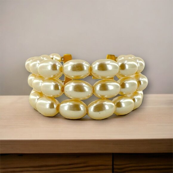 Three Strands Imitation Pearls Beaded Bracelet Gold Plated Fold Over Clasp - Picture 1 of 7